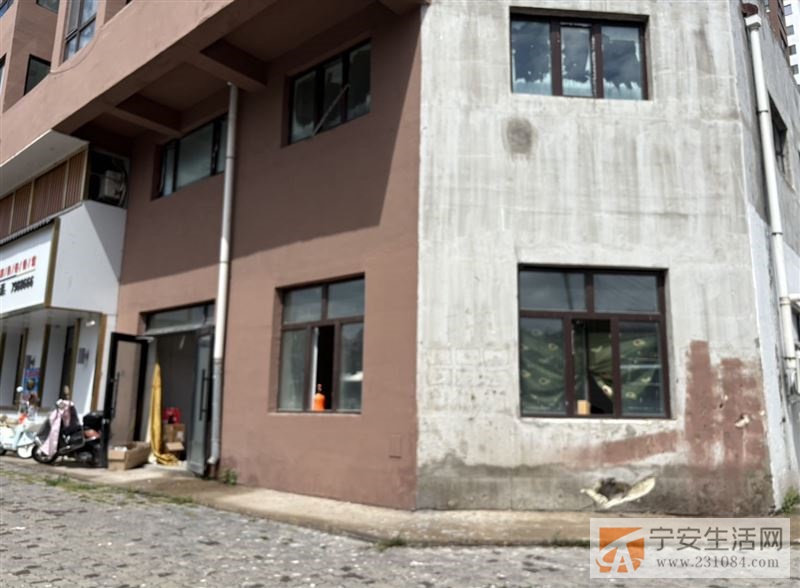 万和名苑1号楼门市出租（三顺包饭旁边把角）